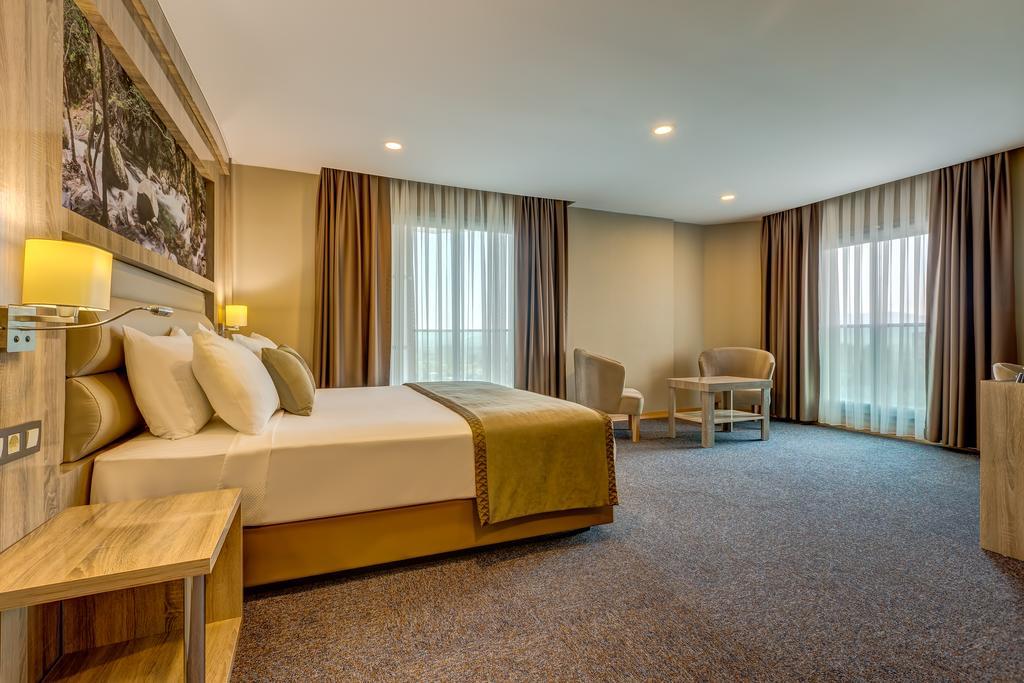 Kaynesia Spa & Wellness Hotel Turgutlu מראה חיצוני תמונה